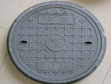 树脂井盖和铸铁井盖那个好？湖南路文井盖厂家帮您解答！